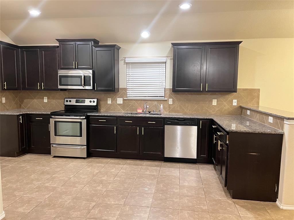 Cross Oak Ranch Ph 3 Tr - Residential Lease