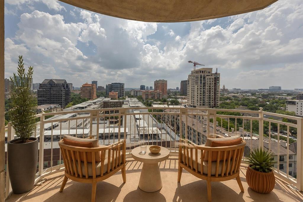 3225 Turtle Creek Boulevard 1422