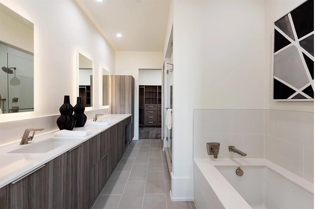 3525 Normandy Avenue 27