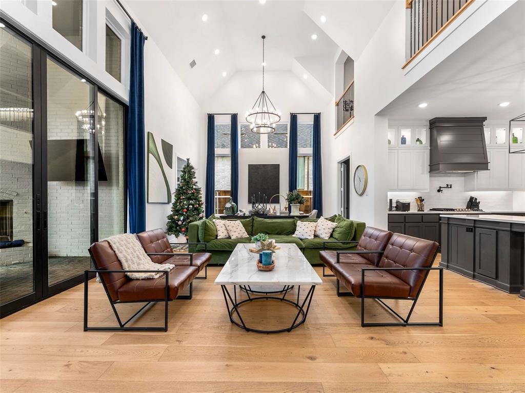 2224 Grey September Street