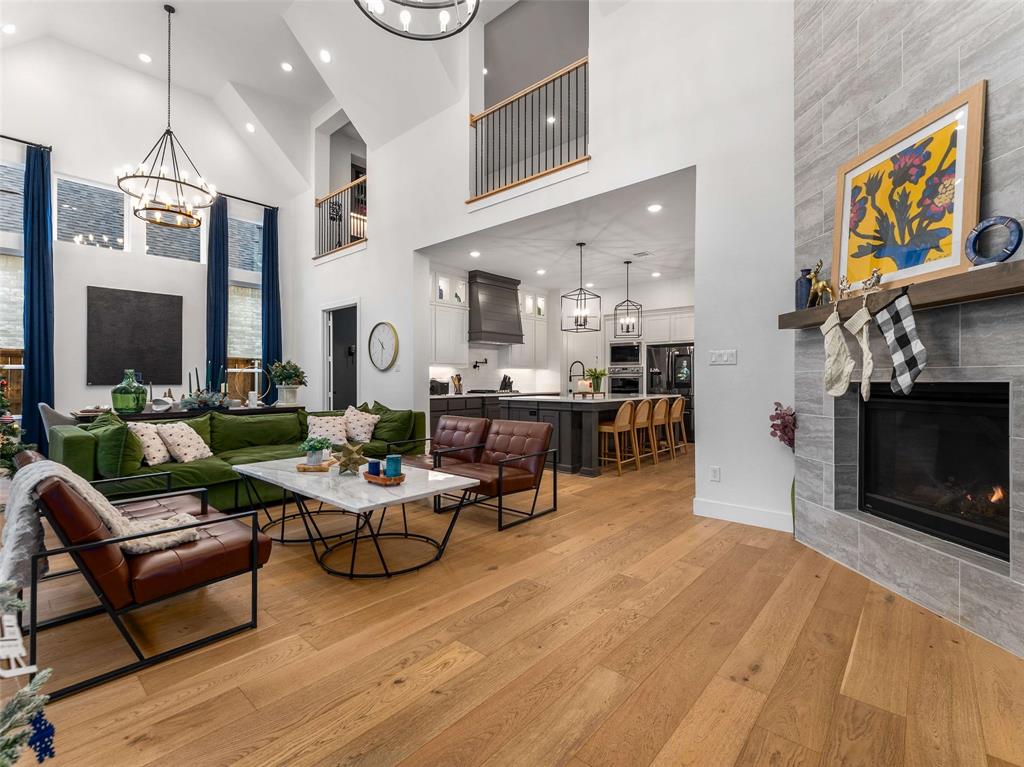 2224 Grey September Street