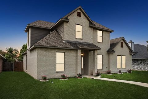 1122 Alicia Lane Lancaster TX 75134