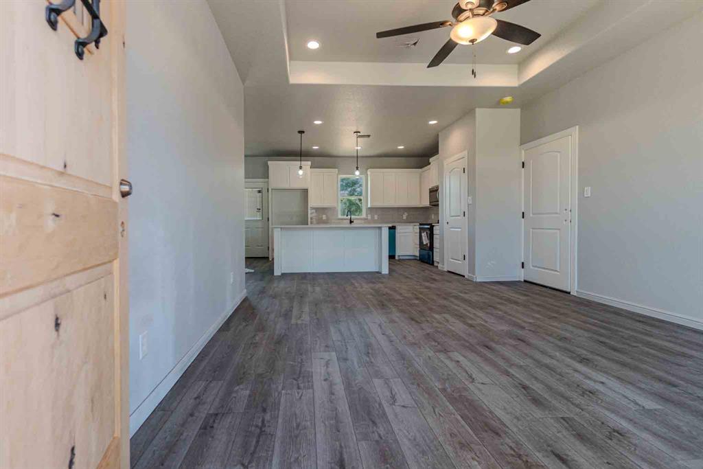 6111 S Lakeside Hills Court