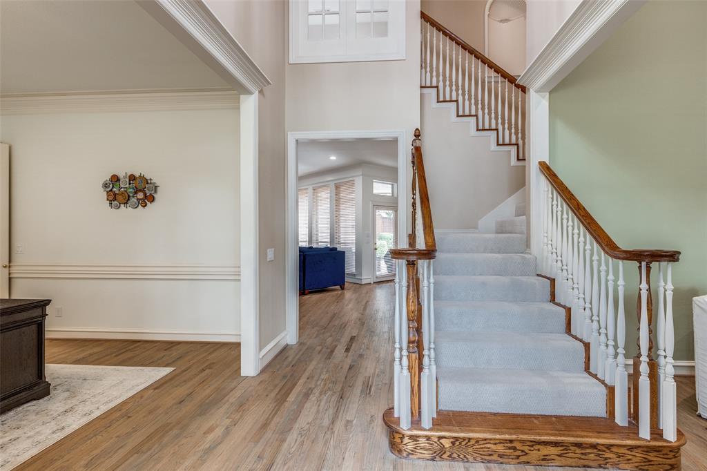 5709 Ridgehaven