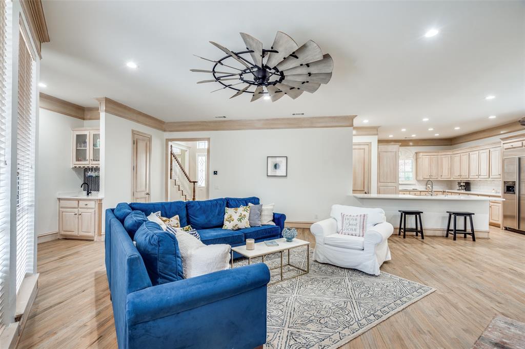 5709 Ridgehaven