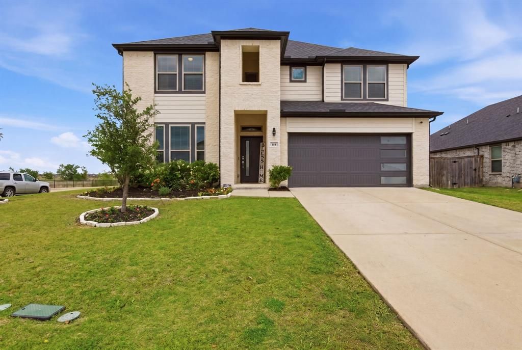 Photo of 418 Ardsley Lane Ln, Forney, TX 75126 (MLS # 21249580)