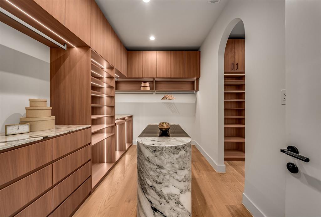 Walnut Hill Manor - Residential