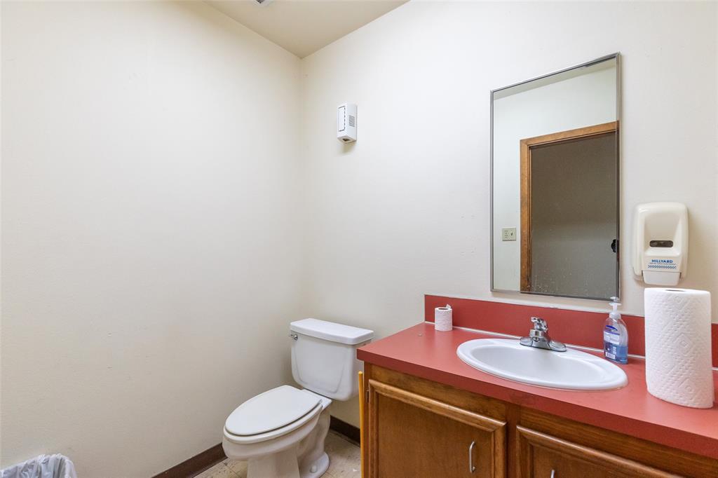 E HWY 80 - Commercial Sale