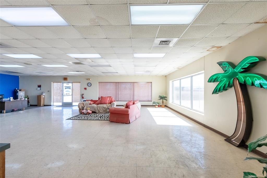 E HWY 80 - Commercial Sale