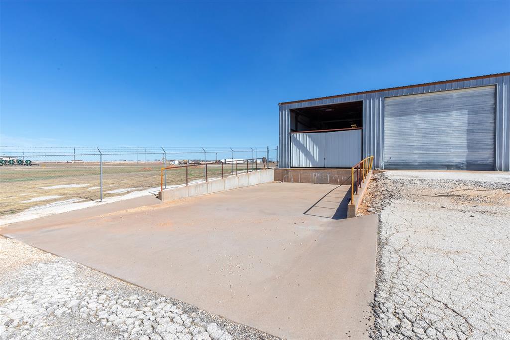 E HWY 80 - Commercial Sale