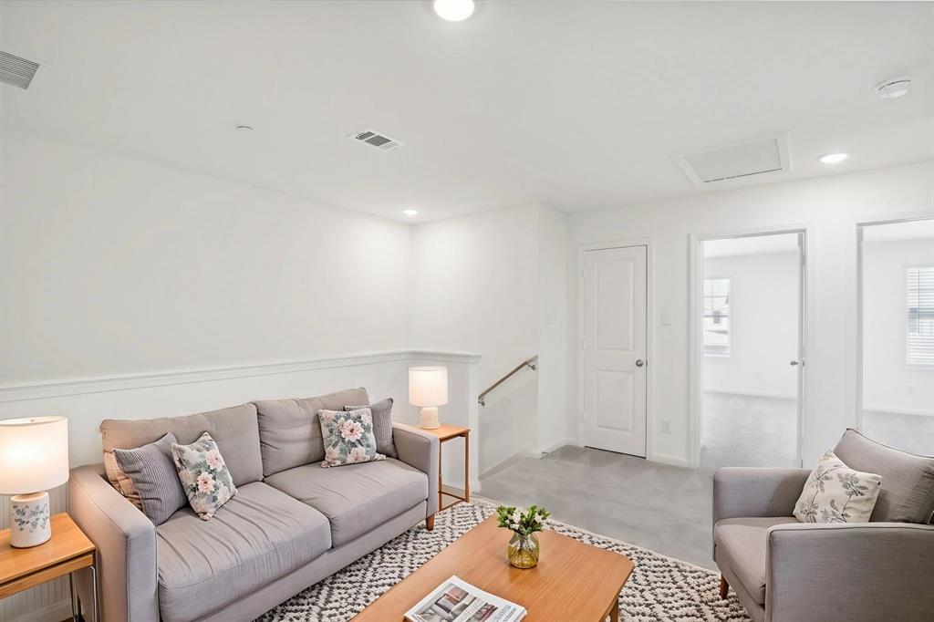 208 Ashford Lane