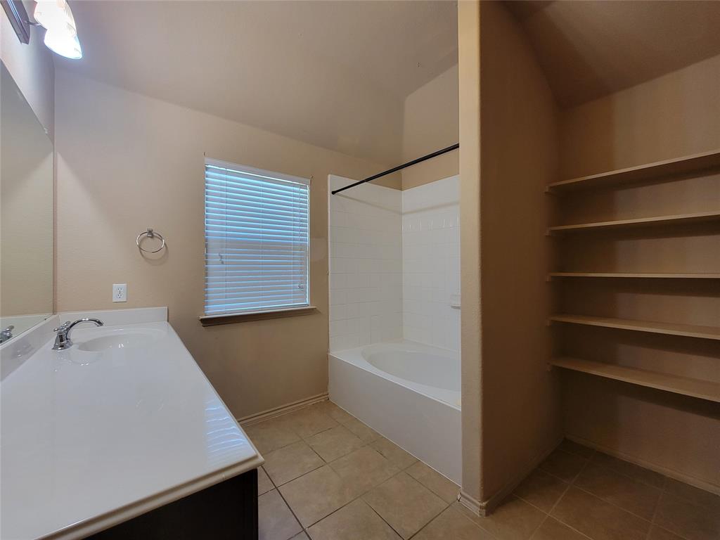 Highland Mdws Ph I - Residential Lease