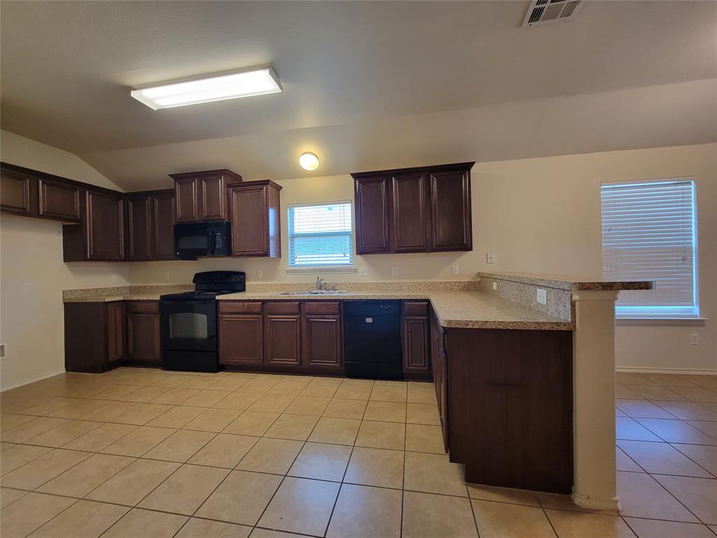 Highland Mdws Ph I - Residential Lease