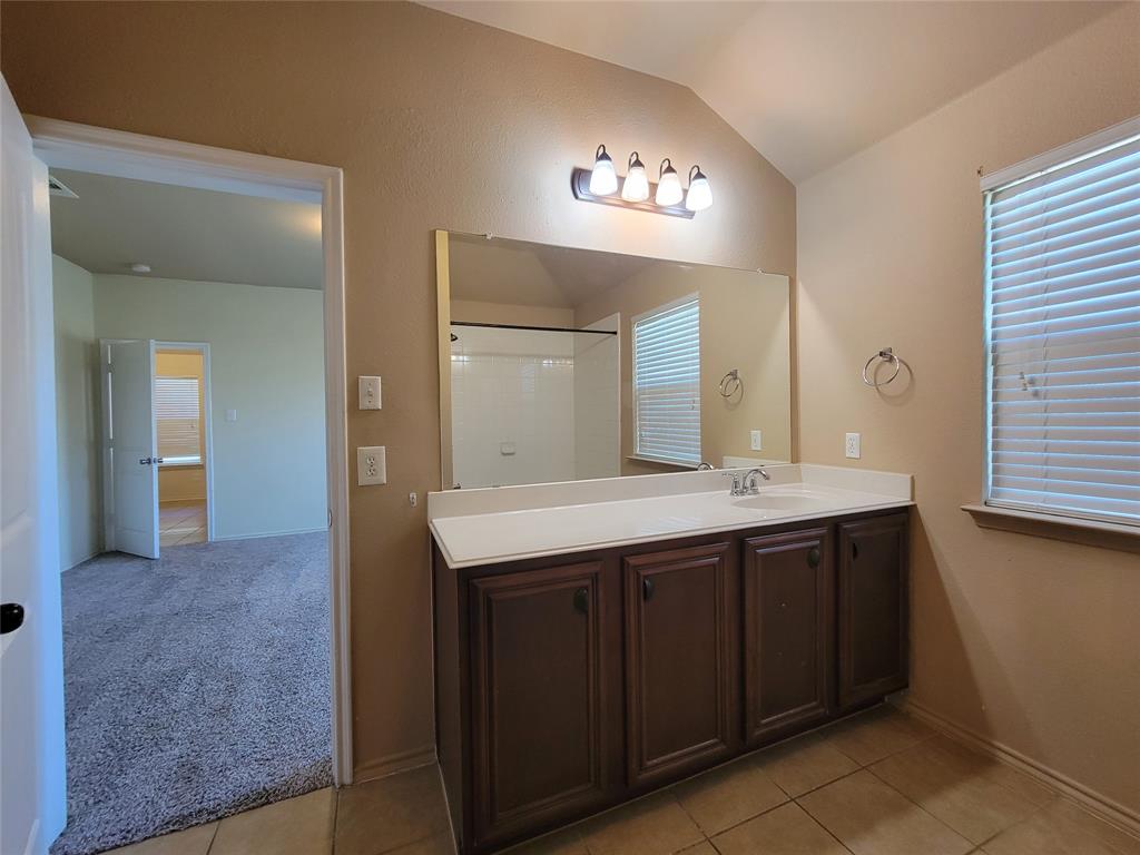 Highland Mdws Ph I - Residential Lease