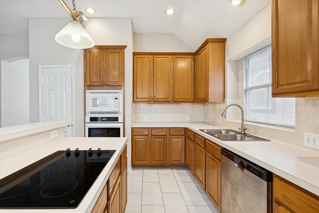 Hulen Bend Estates Add - Residential Lease