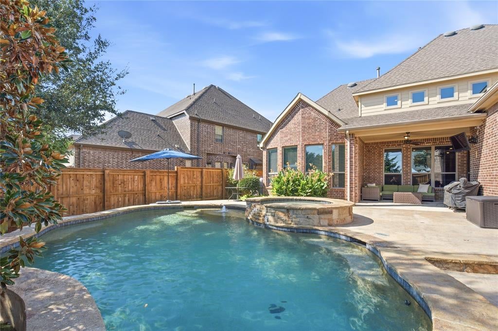 7124 Comal Drive