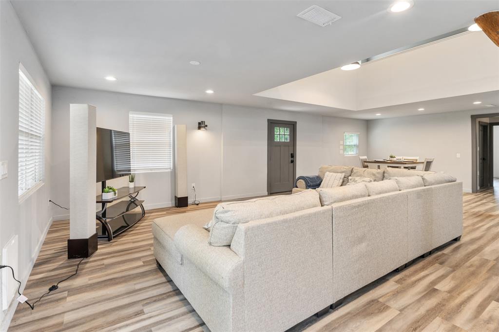 Westwood Beach 01 - Residential