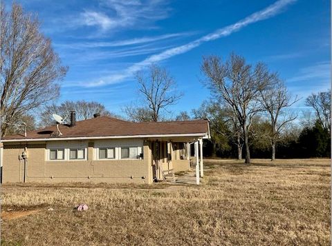 A home in Tennessee Colony