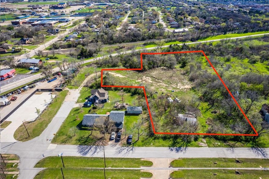 Seller Financing Available! Talk about location!! The options are endless with this land! 3 parcels making up 1.33 acres. This blank canvas in the heart of downtown Midlothian Texas, this property could be 6 residential lots, a commercial development, or so much more. Contact us today to explore this unique opportunity.