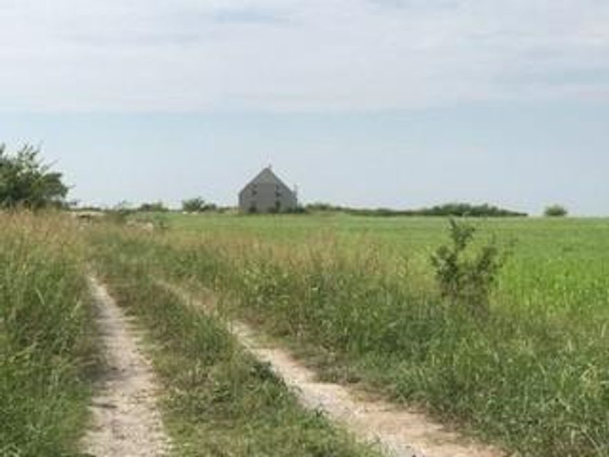 Perfect for investment or development in short term, 9.37 acre parcel just north of the new Aster Park neighborhood and Taylor-Burk Dr. and south of Twin Bridges Road (CR 125) and Collin County Outer Loop route.  Located in McKinney ETJ and Celina ISD.  Variety of uses possible in ETJ.  Building on property has no value.