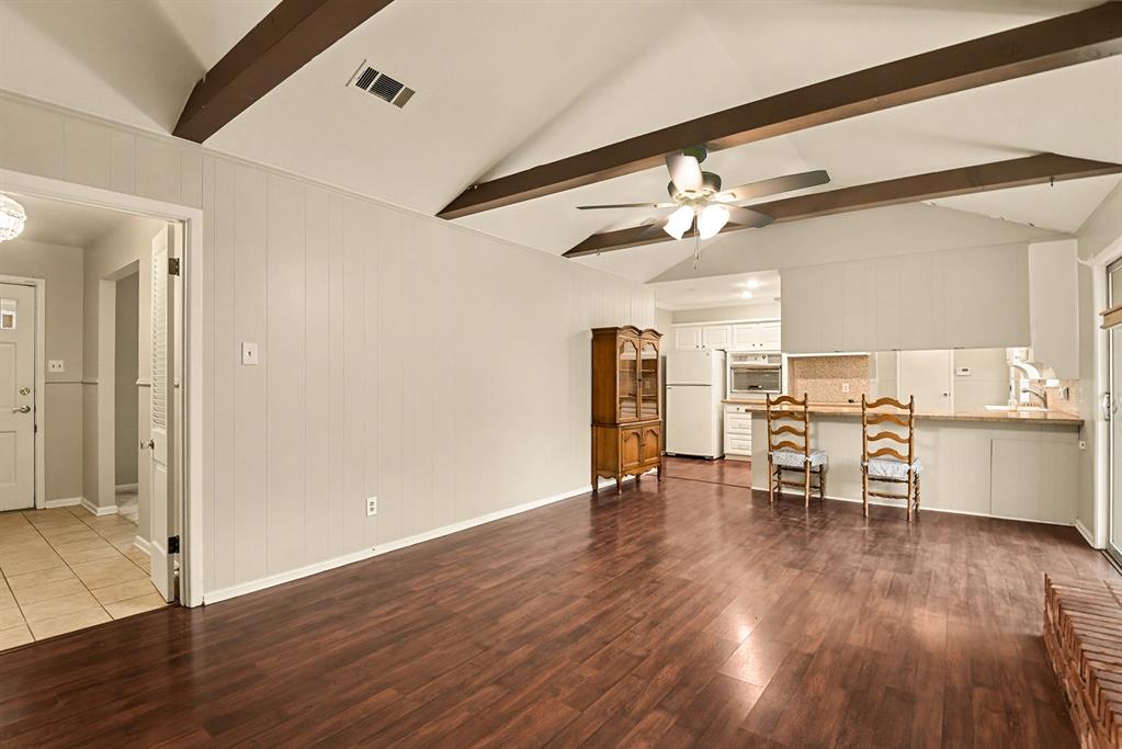 709 W Pleasantview Drive