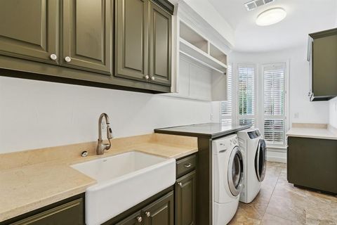 Tiny photo for 1705 Cottonwood Valley Circle S, Irving, TX 75038 (MLS # 21050791)