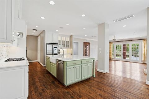 Tiny photo for 1705 Cottonwood Valley Circle S, Irving, TX 75038 (MLS # 21050791)