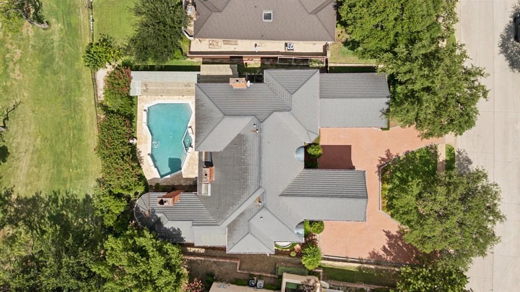 Photo for 1705 Cottonwood Valley Circle S, Irving, TX 75038 (MLS # 21050791)