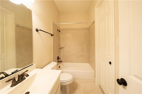 Tiny photo for 879 Grassy Shore Court, Allen, TX 75013 (MLS # 21180414)