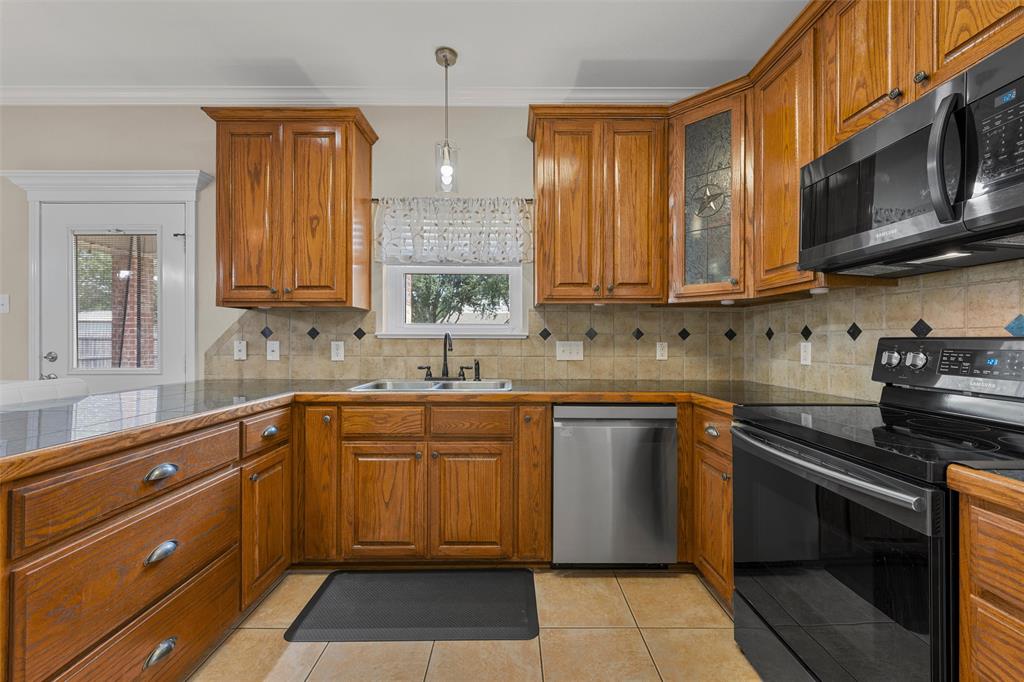 10617 Aquilla Trail