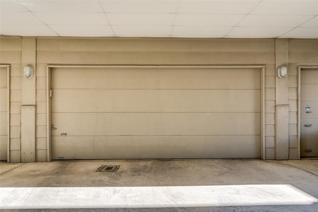 Throckmorton Condo 3907 - Residential