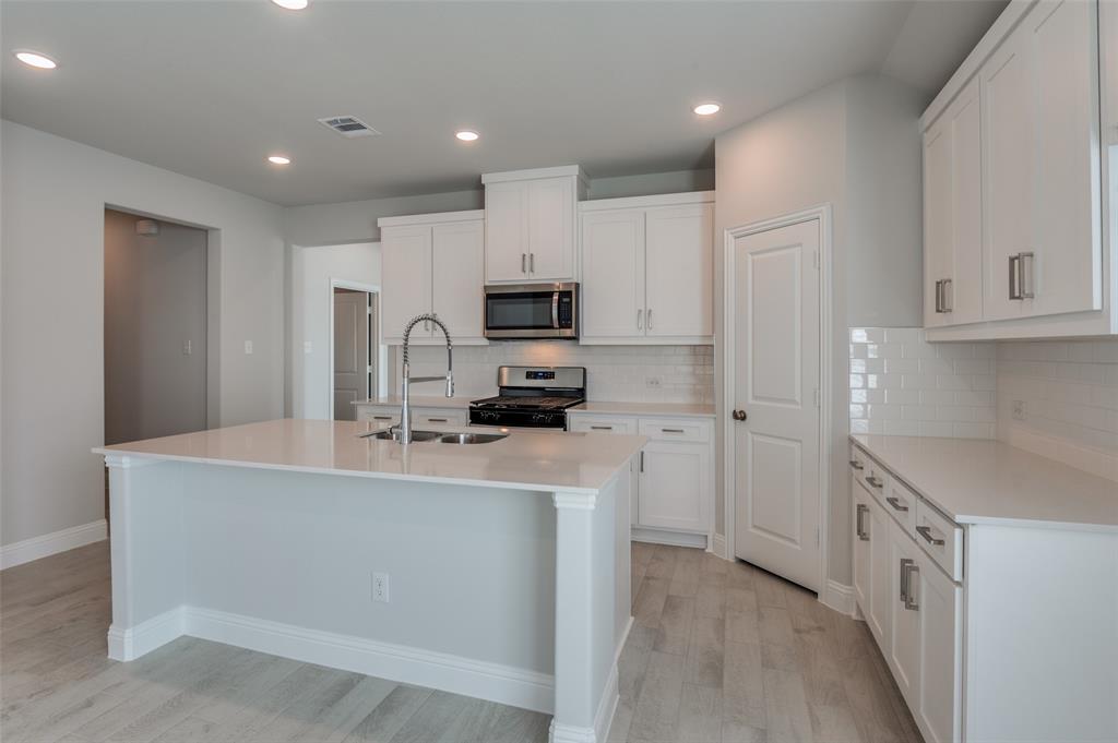 2902 Italia Terrace