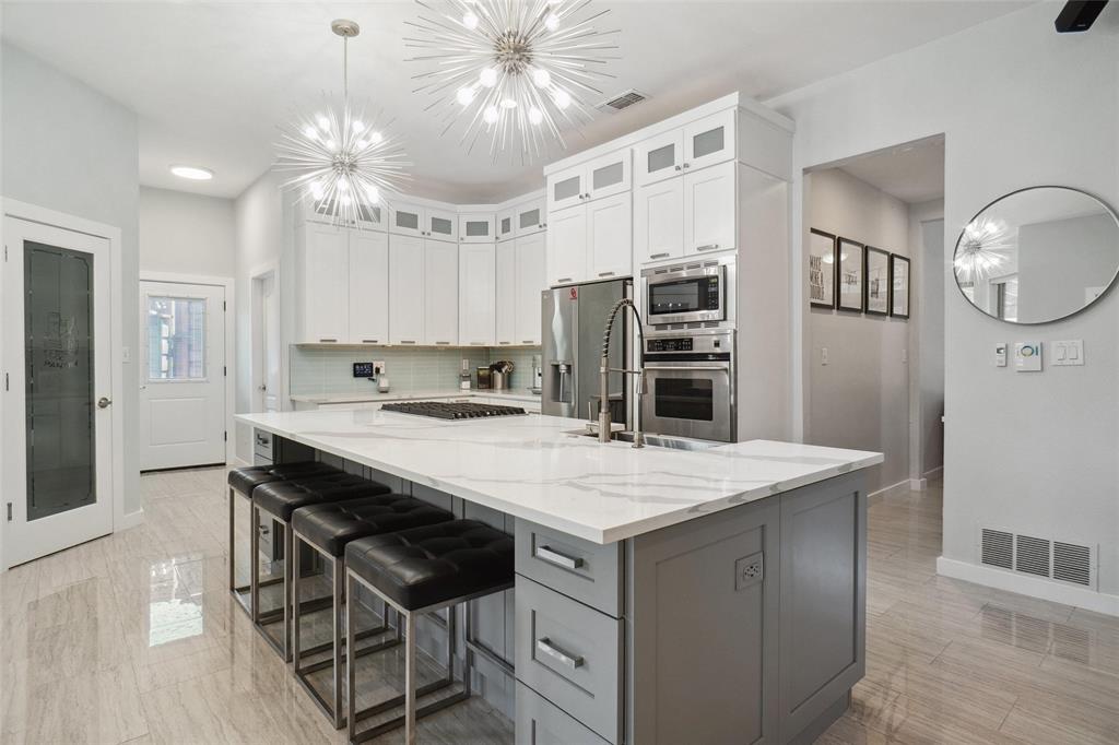 1302 Kelly Green Court