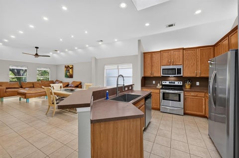 Tiny photo for 929 Warbler, Aubrey, TX 76227 (MLS # 21396475)