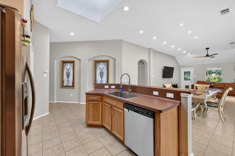 Tiny photo for 929 Warbler, Aubrey, TX 76227 (MLS # 21396475)