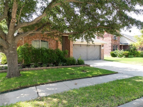 Photo of 929 Warbler, Aubrey, TX 76227 (MLS # 21396475)