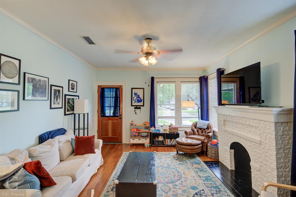 818 Elmwood