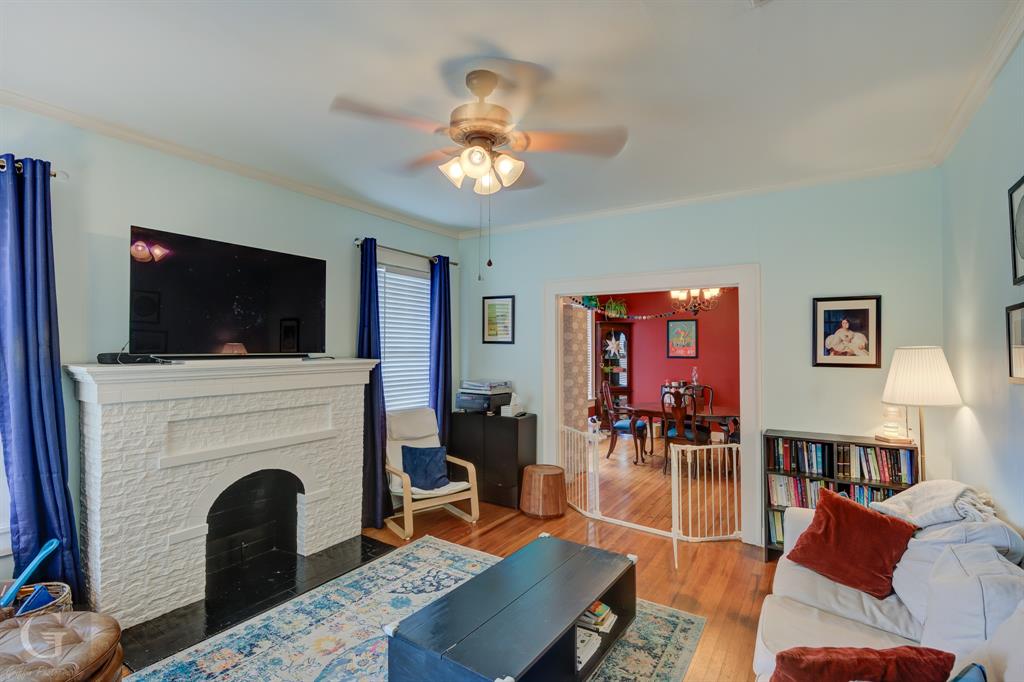 818 Elmwood
