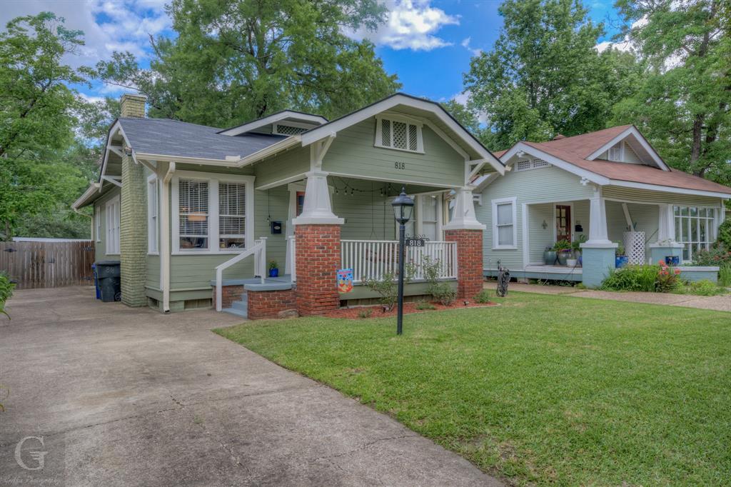 818 Elmwood