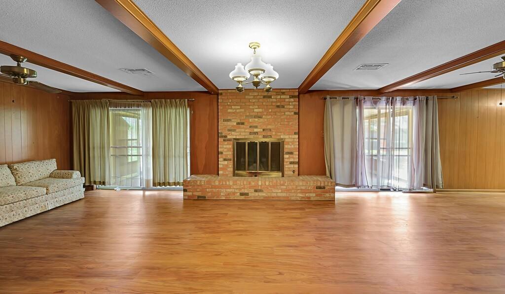 7610 Bosque Boulevard