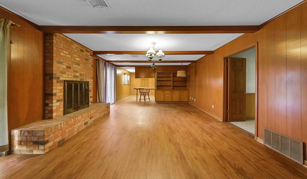 7610 Bosque Boulevard