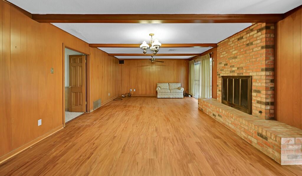 7610 Bosque Boulevard