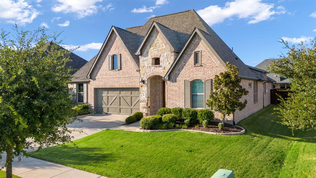 3900 Woodbine Lane