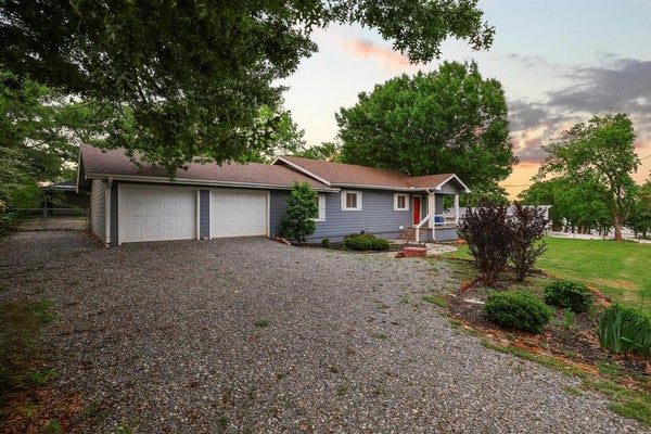 109 ARKANSAS ST, POTTSBORO, TX 75076 - Image 7c46f6a89d6b8dfb5c07cb2bf5d56db3/2230136055