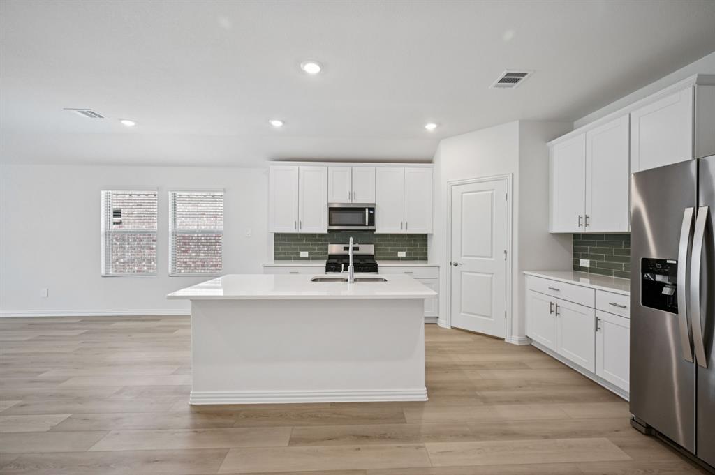 2125 Mustang Way