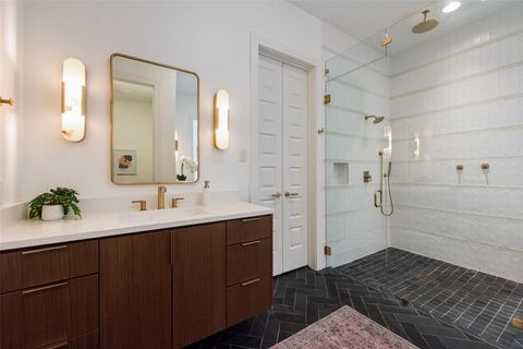 Tiny photo for 6443 Kenwood Avenue, Dallas, TX 75214 (MLS # 20998306)