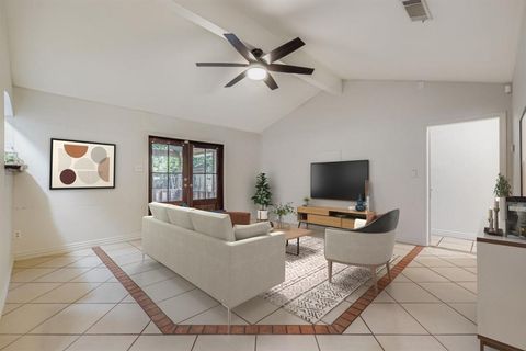 1405 Carla Avenue Arlington TX 76014