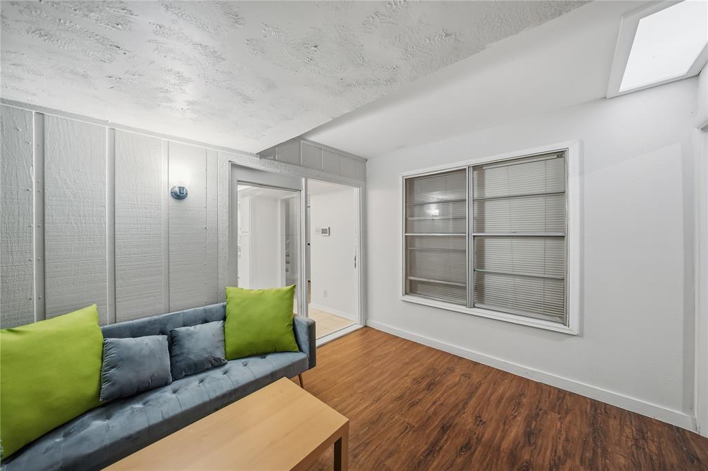 Shady Brook Twnhs Add - Residential