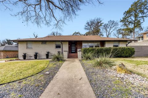 Tiny photo for 3919 S Franklin Street, Dallas, TX 75233 (MLS # 21197569)