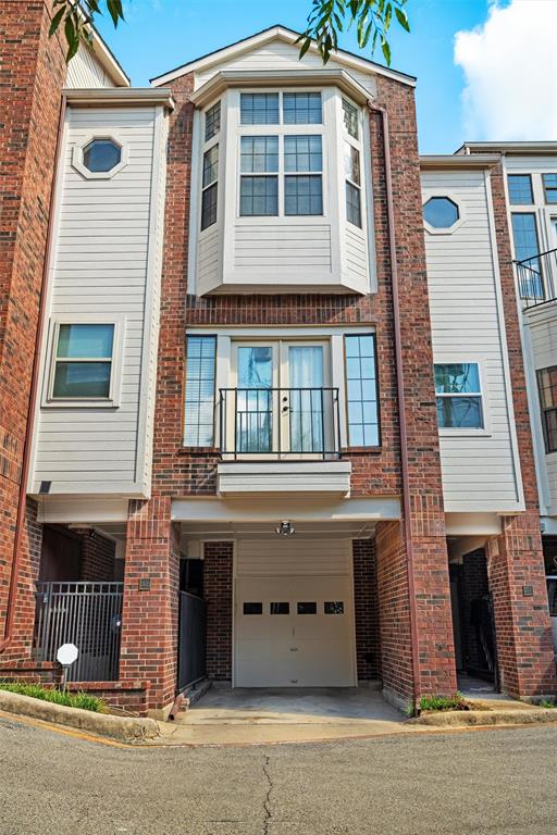 3235 Cole Avenue 305
